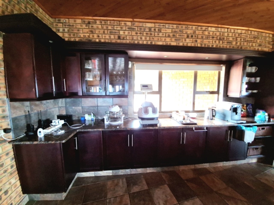 10 Bedroom Property for Sale in Swartruggens North West